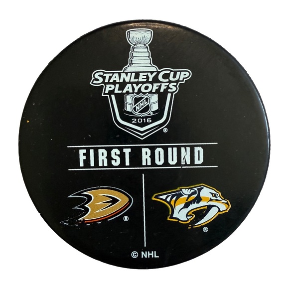 NHL 2016 NASHVILLE PREDATORS/ANAHEIM DUCKS FIRST ROUND STANLEY CUP PLAYOFFS PUCK - Picture 1 of 3